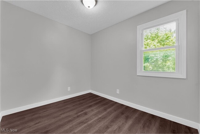 Building Photo - 17308 Grovewood Ave