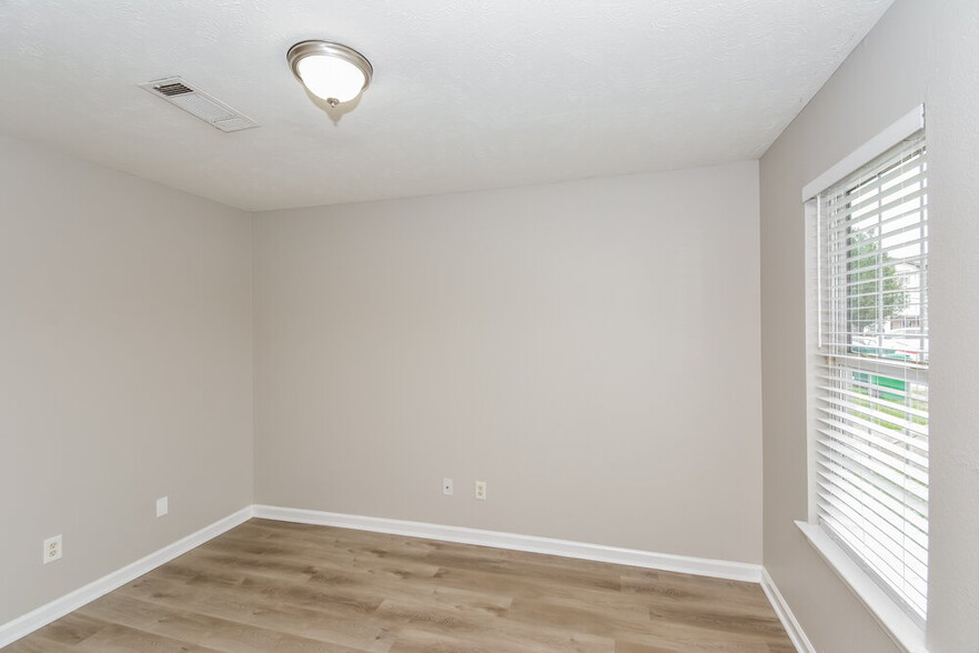 Building Photo - 4080 Nir Shreibman Blvd