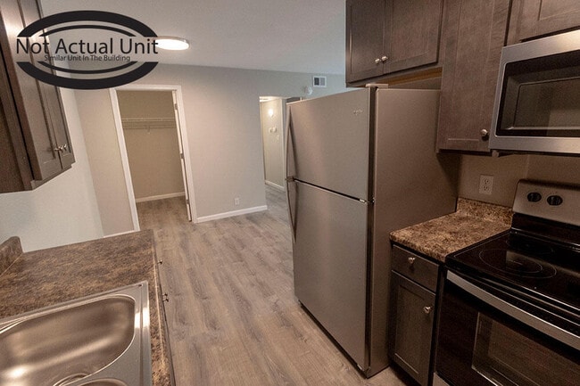 Building Photo - 3408 Balboa Ln