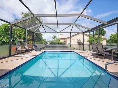 Building Photo - 4240 SE 3rd Ave