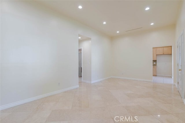 Building Photo - 320 E Dryden St