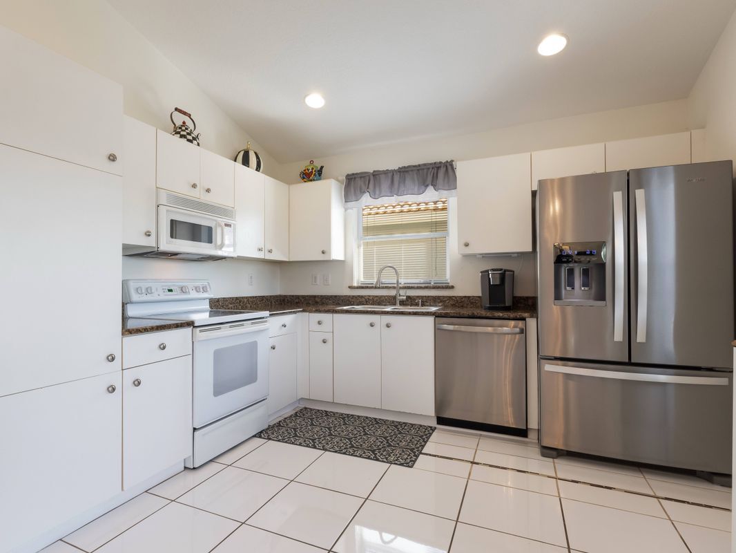 Building Photo - 12807 Hampton Lakes Cir
