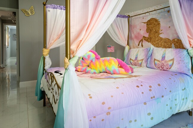 Building Photo - 5569 SE Hammock Reserve Terrace