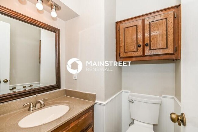 Building Photo - 4 Bedroom Pet-Friendly Home in Oklahoma City, OK with Main Street Renewal