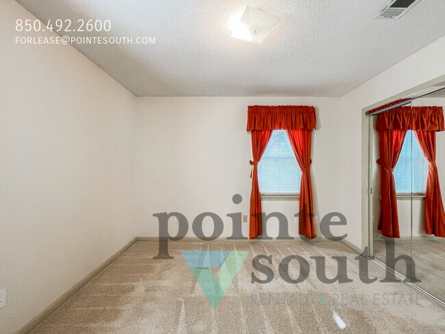 Building Photo - 5527 Sunburst Ln