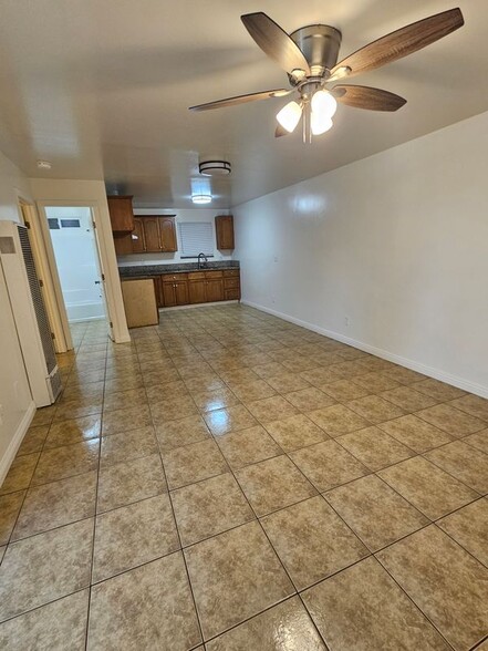 Building Photo - 915 30th St