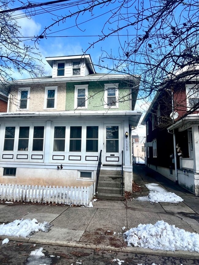 Building Photo - Spacious 4 Bedroom Home Available Now!