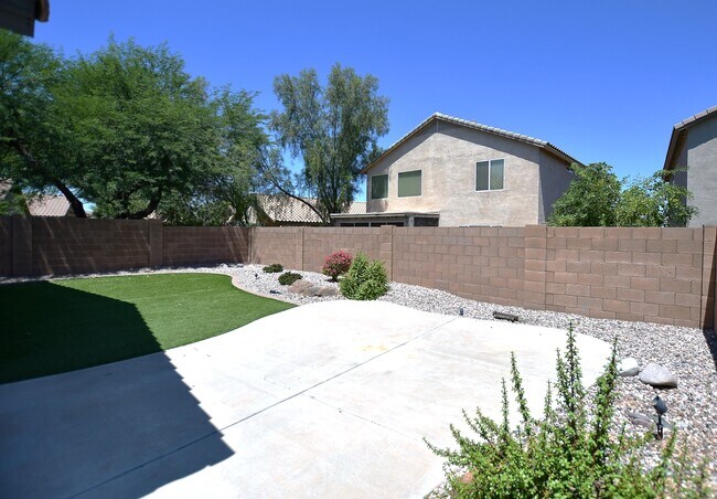 Building Photo - 3368 W Five Mile Peak Dr