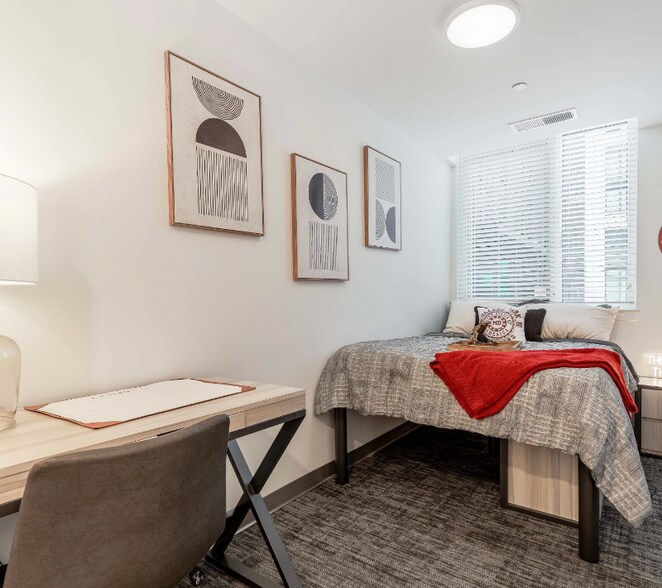 Building Photo - 4350 Knox Rd