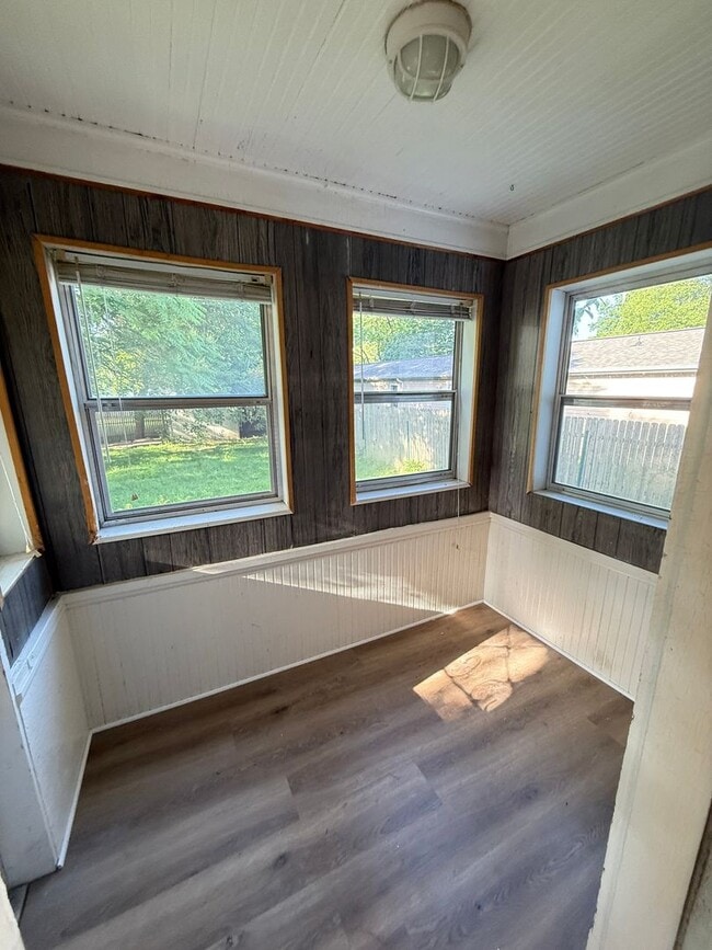 Building Photo - 2-Bedroom Ranch Home with Basement Storage and Fenced Yard