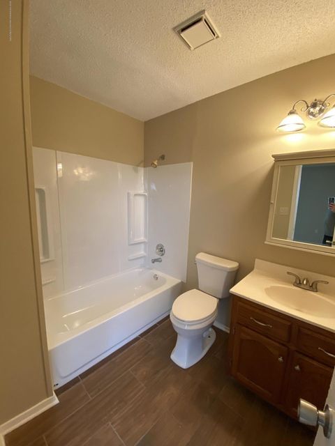 Building Photo - 4253 Brighton Dr