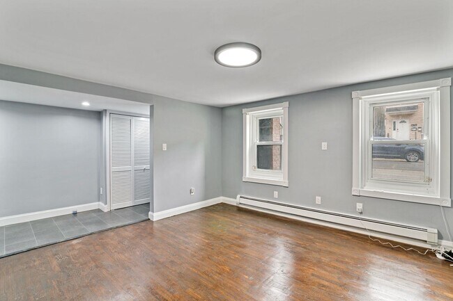 Building Photo - 211 New York Ave