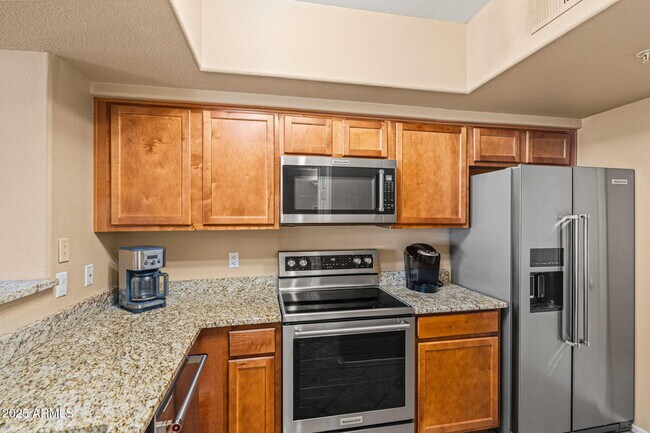 Building Photo - 15095 N Thompson Peak Pkwy