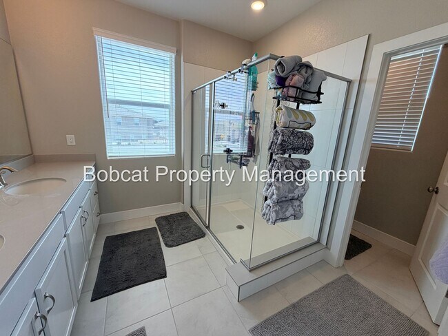 Building Photo - Stylish Corner Lot Townhome with No Rear Neighbors