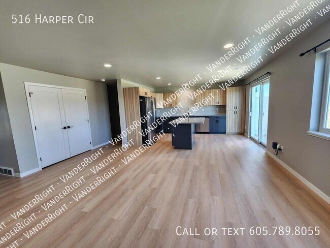 Building Photo - 516 Harper Cir