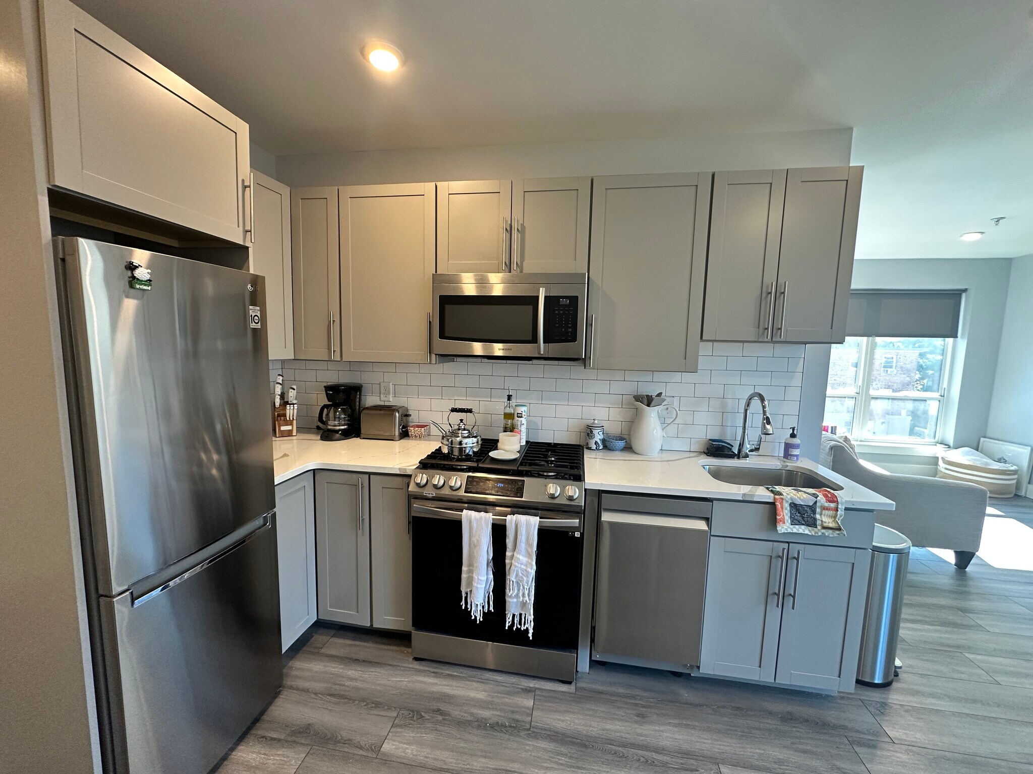 Building Photo - 55 W 5th St