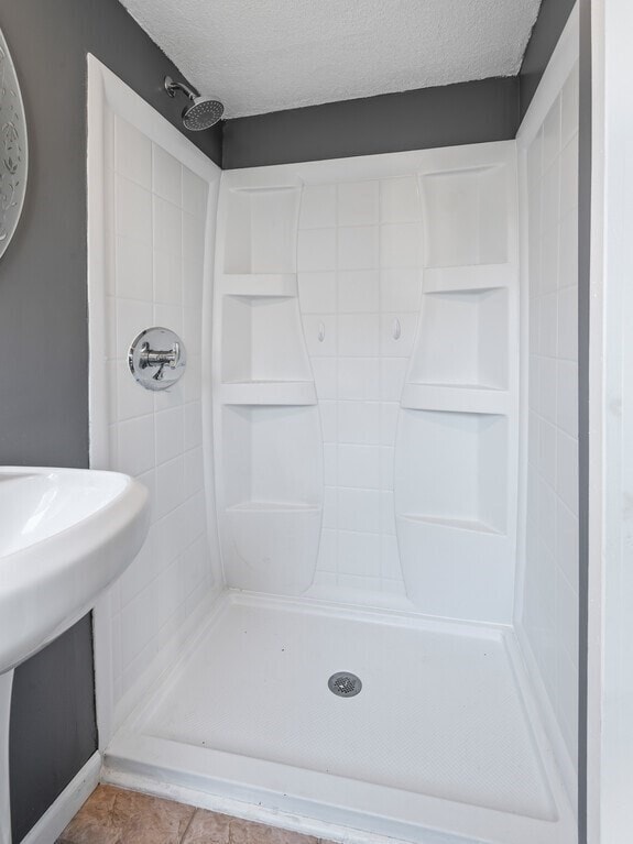 Building Photo - 52 Moran St