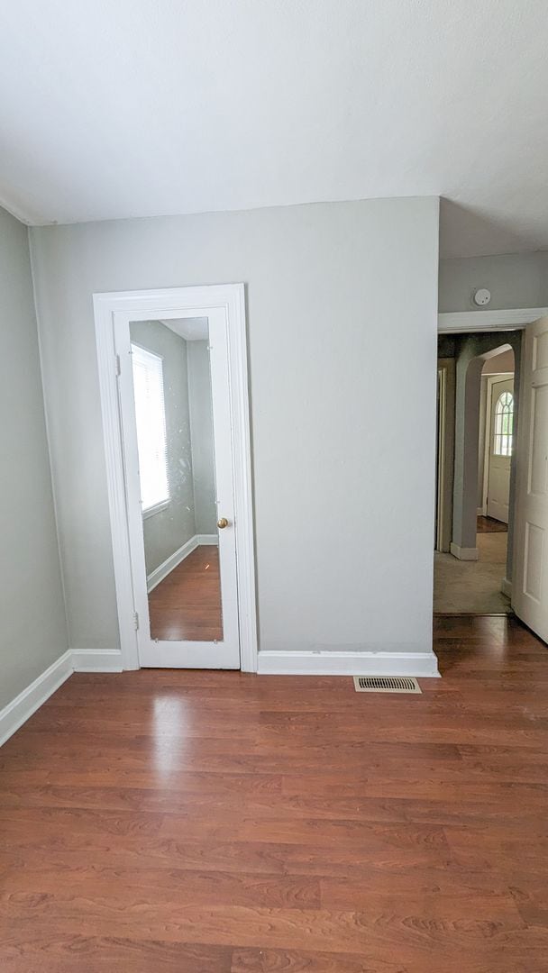 Building Photo - Short Walk from Ball State's Campus! Updated & Spacious home!