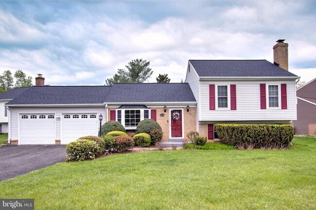 Primary Photo - 10200 McKean Ct