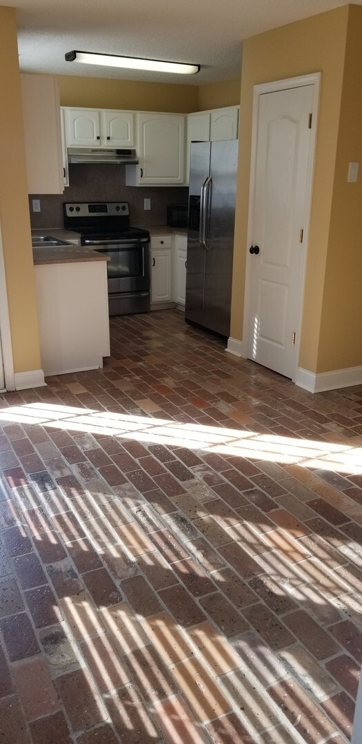 Building Photo - Beautiful Home Near Downtown Matthews