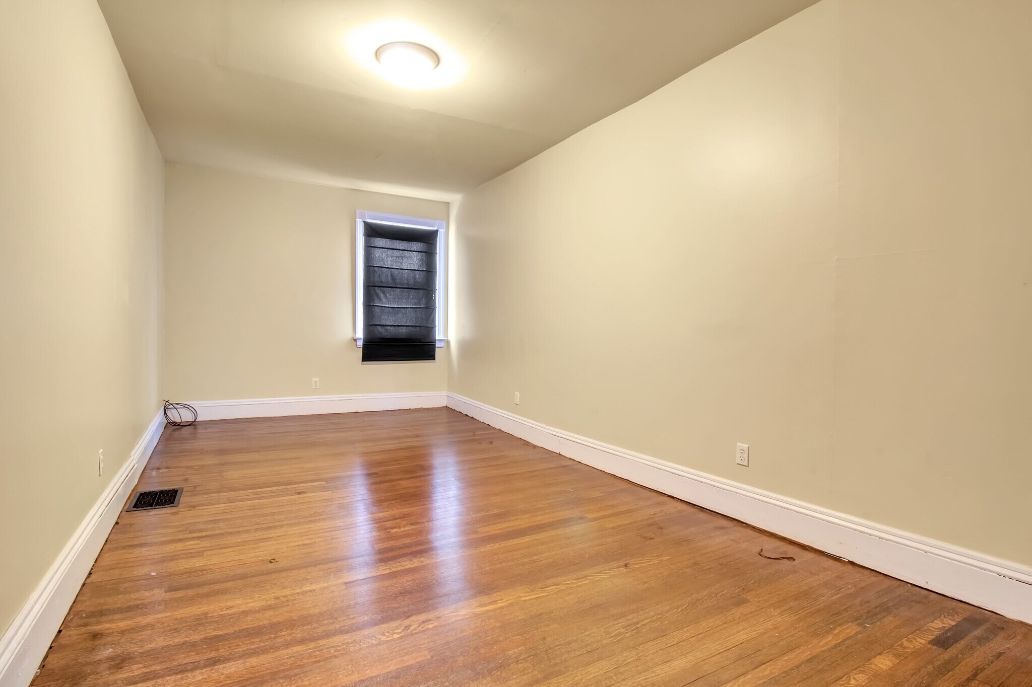 Building Photo - 67 Crescent Ave