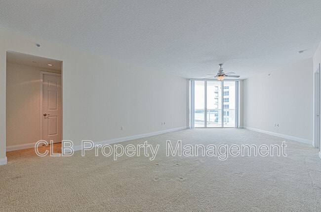 Building Photo - 241 Riverside Dr