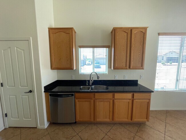 Building Photo - 1994 Willow Oak Ln