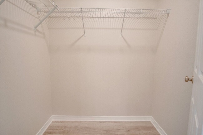 Building Photo - Celebrate the Holidays! Milton Gem – 3BR/2...