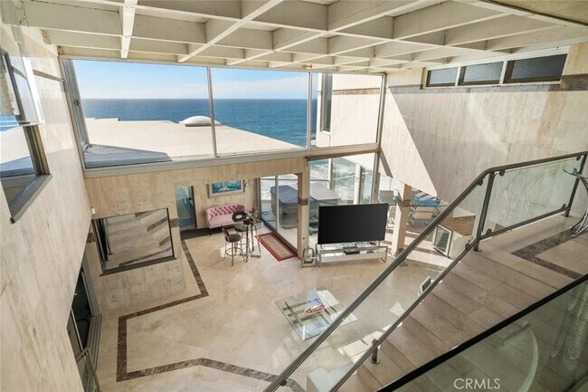 Building Photo - 31877 Circle Dr