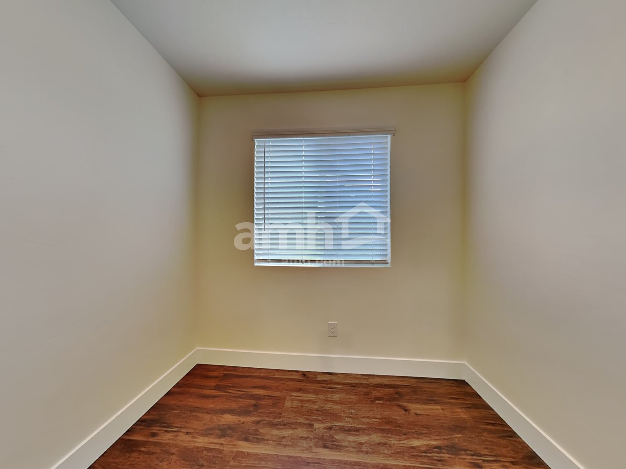 Building Photo - 1317 E Old Mesquite St