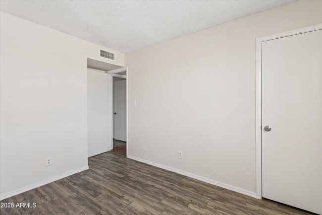 Building Photo - 735 E South Mountain Ave