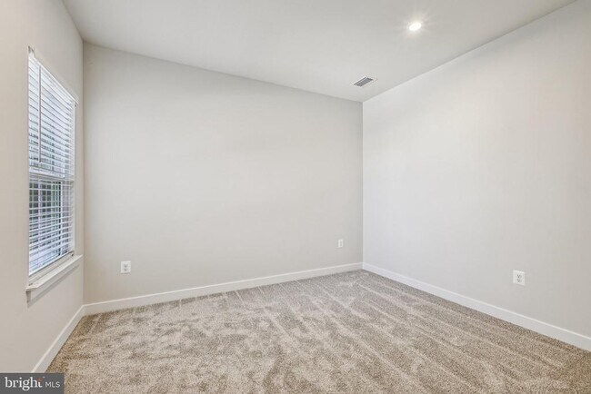 Building Photo - 9389 Edenderry Dr