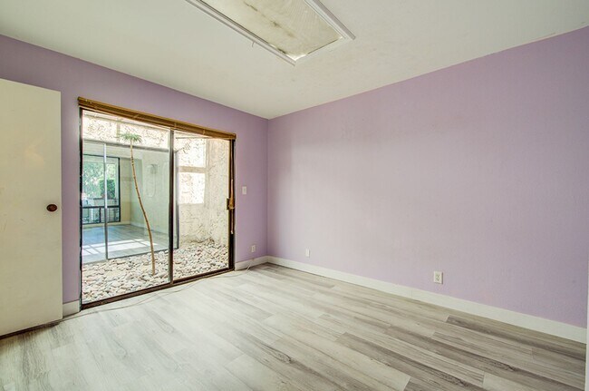 Building Photo - 2574 Pera Cir