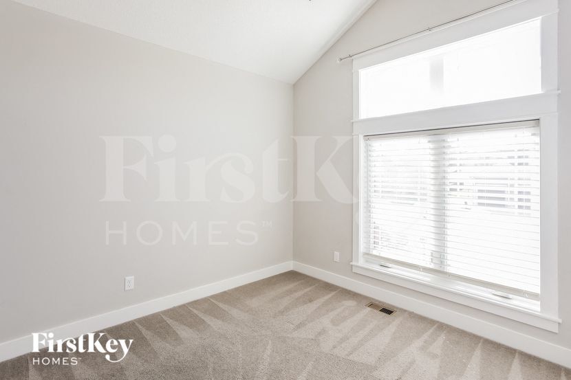 Building Photo - 13810 NW 73rd St