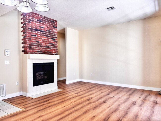 Building Photo - 8676 New Salem St