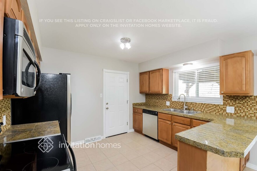 Building Photo - 9853 W 74th Way