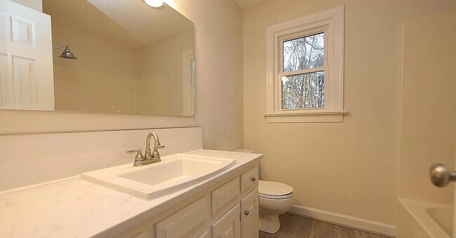 Building Photo - 112 Aborfield Ct