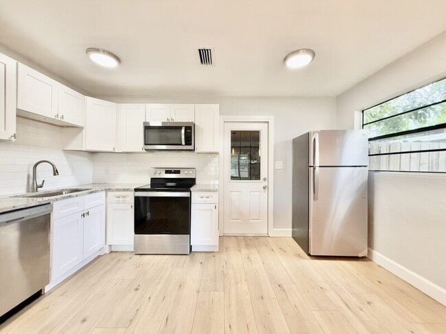 Building Photo - 5131 13th Ave N