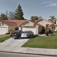 Building Photo - Modern Comfort in a Prime Location