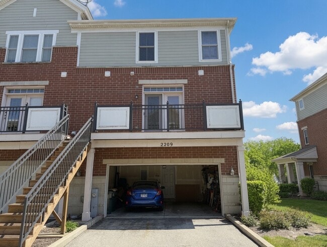 Building Photo - 2209 S Crambourne Way