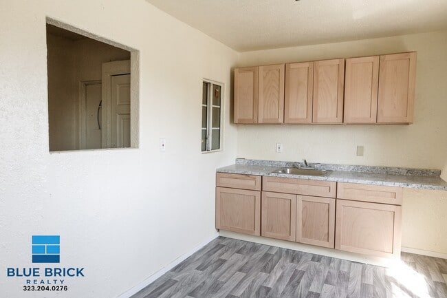 Building Photo - 1401 W 53rd St