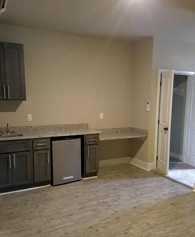 Building Photo - For Rent: Student Housing — Private 1BR/1BA Suite (TTU Students Only)