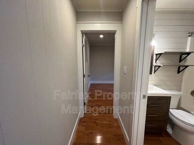 Building Photo - 1210 Gearwood Ave