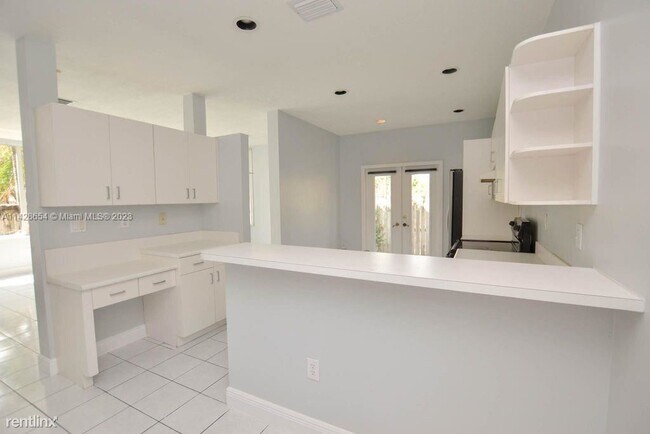 Building Photo - 3 br, 2.5 bath House - 3290 N 37th Ter