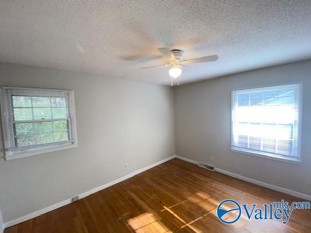 Building Photo - 706 Larry Dr