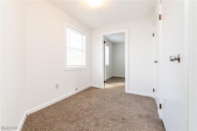 Building Photo - 3905 Woodbine Ave