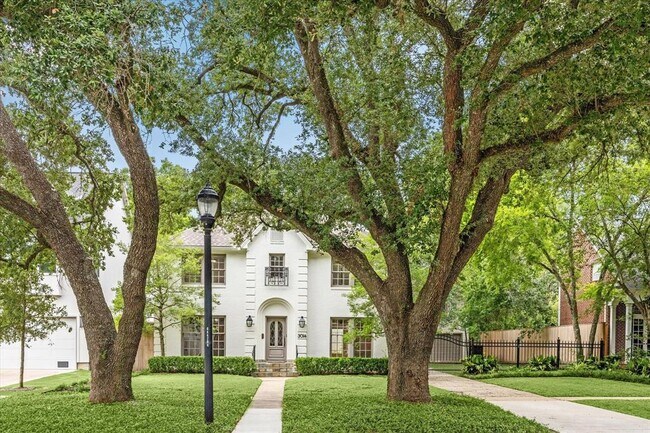 Primary Photo - 3014 University Blvd