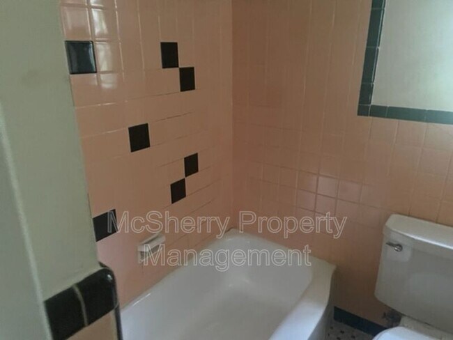 Building Photo - 5911 Bustleton Ave