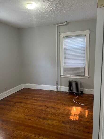 Building Photo - 123 Donelson St
