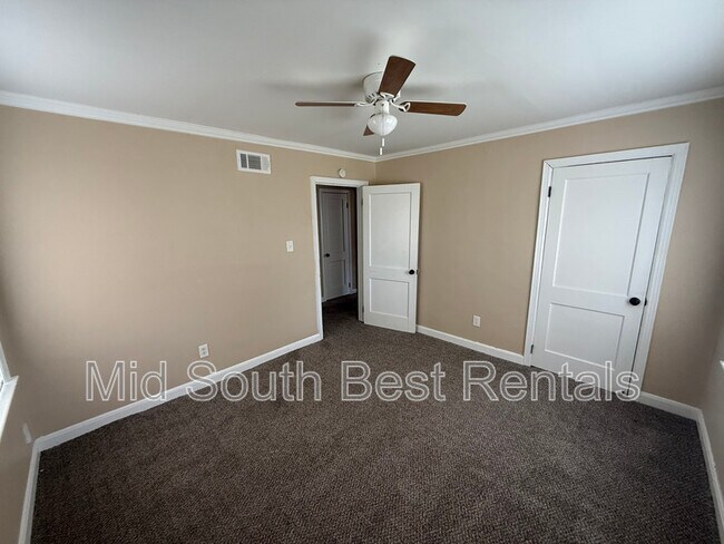 Building Photo - 1445 Catherine St